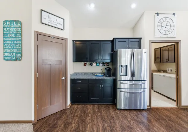 Photo 4 of Single family home for sale at 300 Tanager Rd, Mankato, MN 56001 | MLS# 7086654 | Listing updated on 2026-08-14