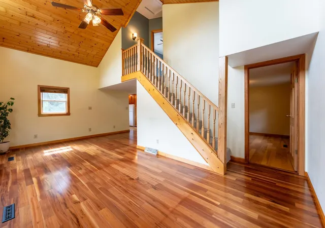 4th image of 15771 Sherwood Trl, Zumbrota, MN 55992 | MLS# 7086655
