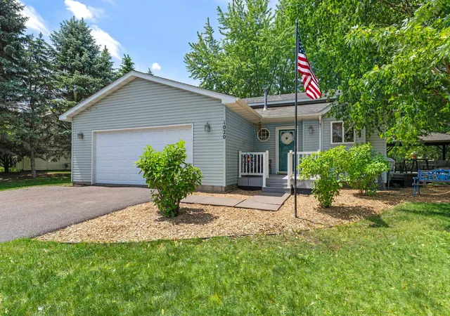 Homes for sale in Braham, MN | 1020 Southview Ave, Braham, MN 55006 | MLS# 7086669