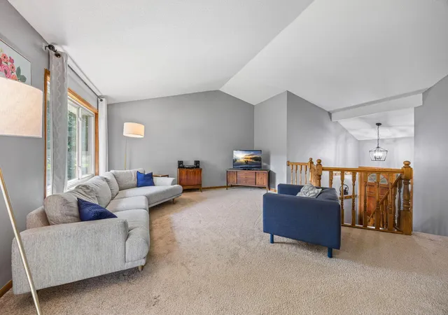 2nd image of 8455 174th St W, Lakeville, MN 55044 | MLS# 7086802