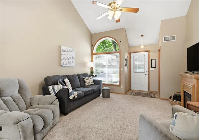 Homes for sale in Woodbury, MN | 6079 Courtly Alcove #B, Woodbury, MN 55125 | MLS# 7086804