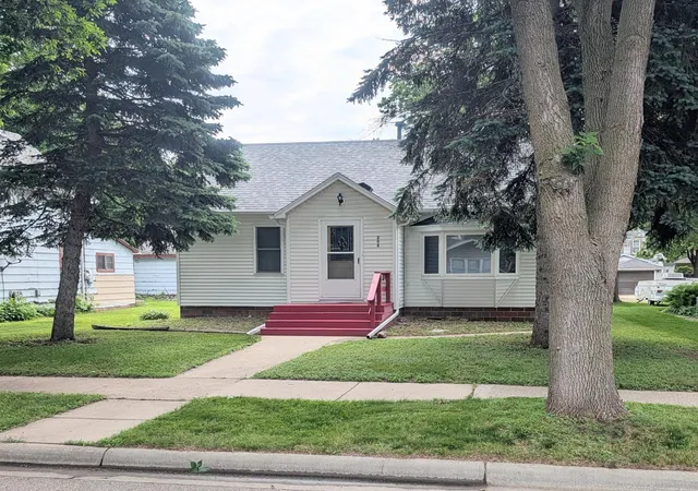 Homes for sale in Montevideo, MN | 208 S 7th St, Montevideo, MN 56265 | MLS# 7086832