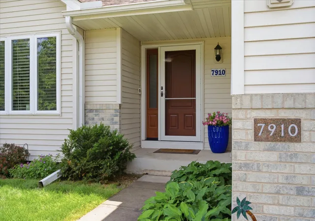 Homes for sale in Inver Grove Heights, MN | 7910 Blackstone Ave, Inver Grove Heights, MN 55076 | MLS# 7086834