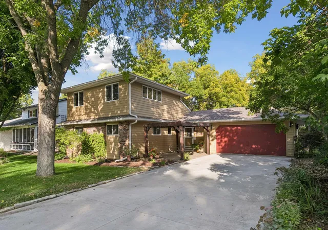 Photo 1 of Single family home for sale at 1868 Woodland Dr, Red Wing, MN 55066 | MLS# 7086839 | Listing updated on 2026-10-14