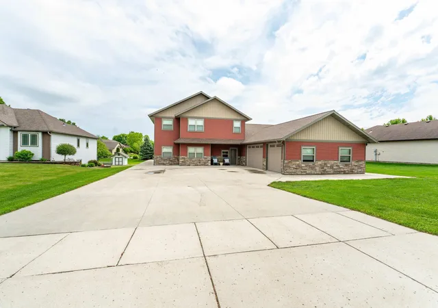 Homes for sale in Fergus Falls, MN | 1506 Viking Ct, Fergus Falls, MN 56537 | MLS# 7086868