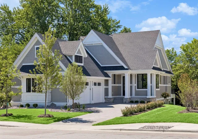1st image of 270 Wayzata Blvd E, Wayzata, MN 55391 | MLS# 7086874