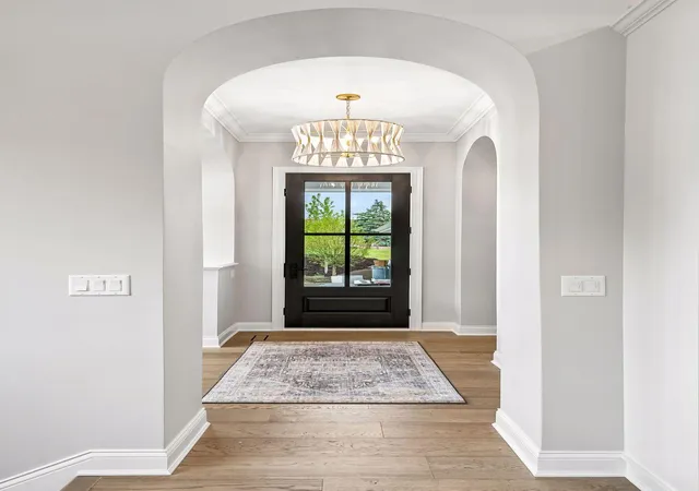 5th image of 270 Wayzata Blvd E, Wayzata, MN 55391 | MLS# 7086874