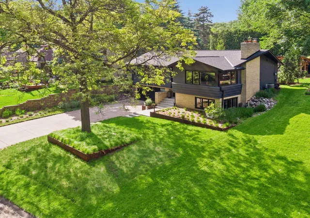 2nd image of 1435 Tyrol Trl, Golden Valley, MN 55416 | MLS# 7086880