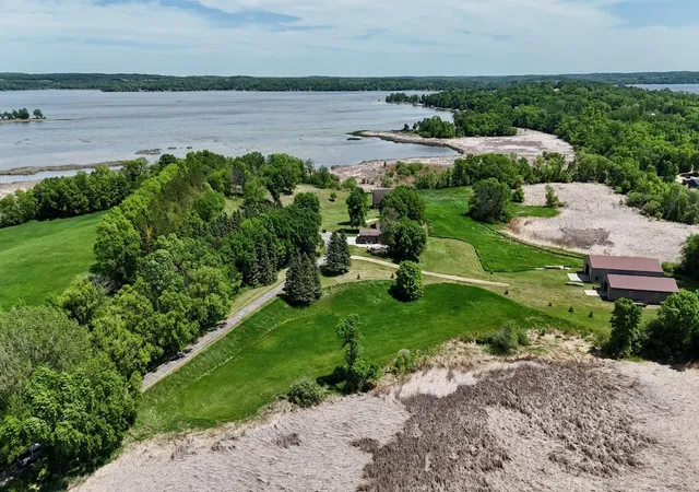 3rd image of 44662 County Hwy 31, Pelican Rapids, MN 56572 | MLS# 7086908