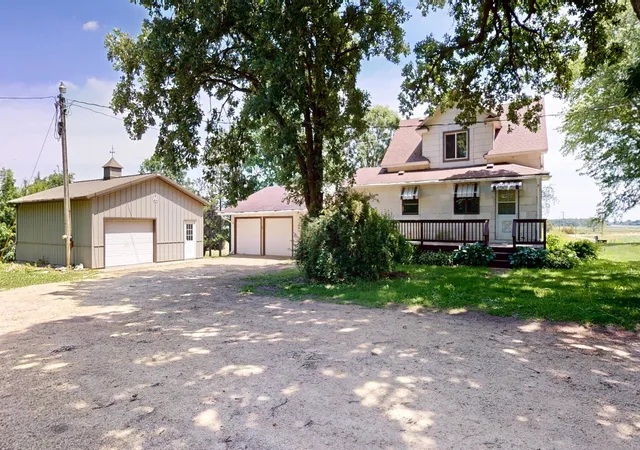Homes for sale in Clarks Grove, MN | 28989 780th Ave, Clarks Grove, MN 56016 | MLS# 7086914
