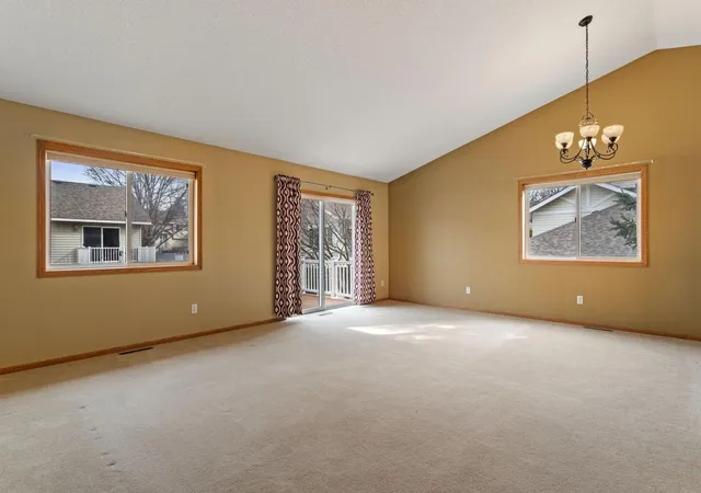 Homes for sale in Woodbury, MN | 2907 Devonshire Cir, Woodbury, MN 55125 | MLS# 7086949