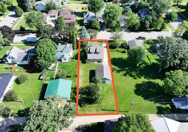 Homes for sale in Le Roy, MN | 111 W Cabot St, Le Roy, MN 55951 | MLS# 7086962