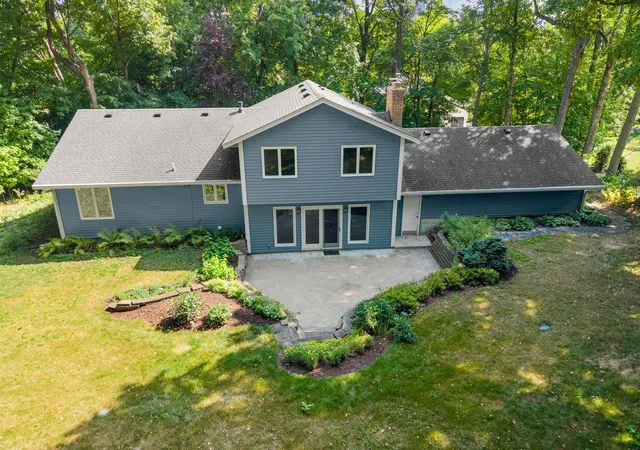 Photo 3 of Sale Pending at 3116 Old County Road 15, Minnetonka Beach, MN 55391 | MLS# 7087000 | Listing updated on 2026-10-14