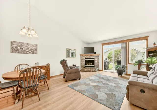 4th image of 4207 Redhawk Dr Se, Rochester, MN 55904 | MLS# 7087004