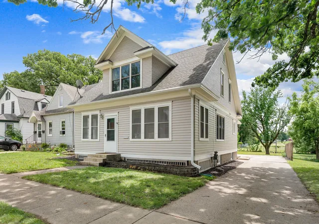 2nd image of 137 South St, Owatonna, MN 55060 | MLS# 7087035