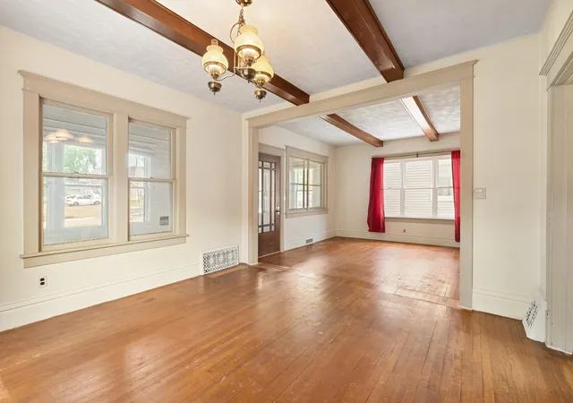 Photo 4 of Single family home for sale at 137 South St, Owatonna, MN 55060 | MLS# 7087035 | Listing updated on 2026-10-05