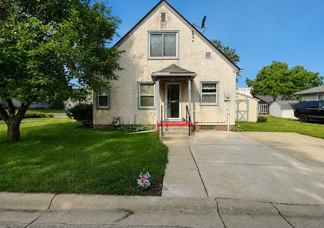 Photo 3 of Single family home for sale at 201 2nd Street Sw, New Prague, MN 56071 | MLS# 7087048 | Listing updated on 2026-08-24