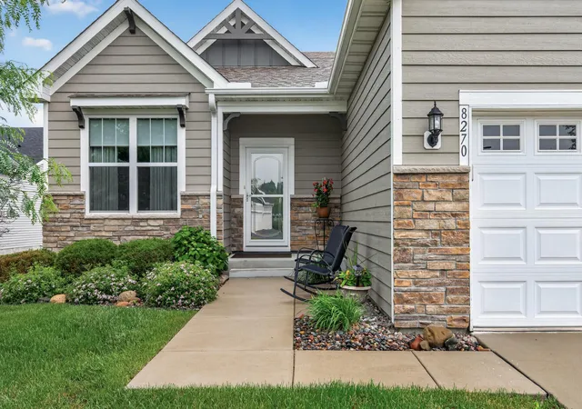 3rd image of 8270 Oakview Ct N, Maple Grove, MN 55369 | MLS# 7087066