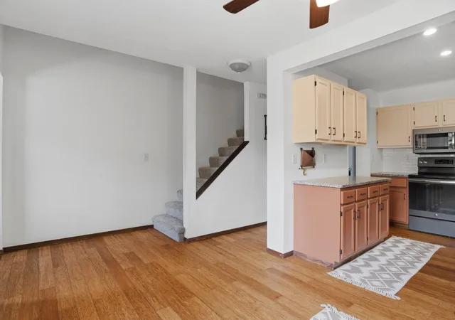 Photo 3 of Single family home for sale at 2455 Crestwood Dr, Saint Paul, MN 55109 | MLS# 7087068 | Listing updated on 2026-08-20