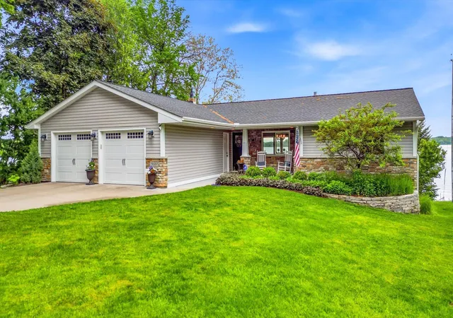 Homes for sale in Chisago City, MN | 28885 Park Pl, Chisago City, MN 55013 | MLS# 7087071