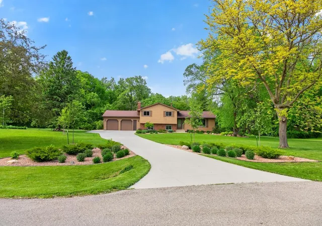 Photo 1 of Single family home for sale at 5633 Saint Mary Dr Nw, Rochester, MN 55901 | MLS# 7087165 | Listing updated on 2026-08-12