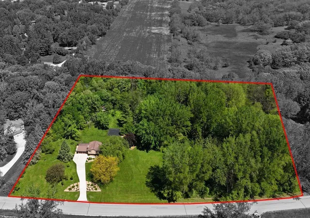 Photo 2 of Single family home for sale at 5633 Saint Mary Dr Nw, Rochester, MN 55901 | MLS# 7087165 | Listing updated on 2026-08-12