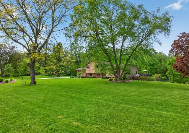 Photo 3 of Single family home for sale at 5633 Saint Mary Dr Nw, Rochester, MN 55901 | MLS# 7087165 | Listing updated on 2026-08-12