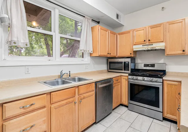 2nd image of 2827 Bryant Ave N #2, Minneapolis, MN 55411 | MLS# 7087185