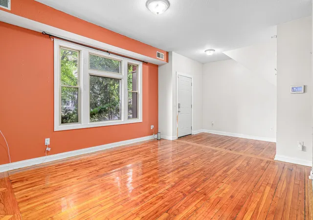 3rd image of 2827 Bryant Ave N #2, Minneapolis, MN 55411 | MLS# 7087185