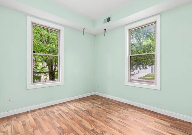 5th image of 2827 Bryant Ave N #2, Minneapolis, MN 55411 | MLS# 7087185