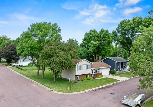 Homes for sale in Tracy, MN | 201 3rd St E, Tracy, MN 56175 | MLS# 7087187