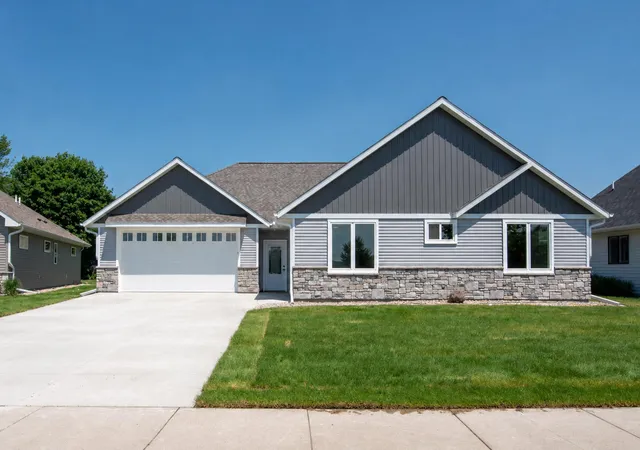 Photo 2 of Single family home for sale at 216 Dancing Waters Cir, Mankato, MN 56001 | MLS# 7087190 | Listing updated on 2026-09-21