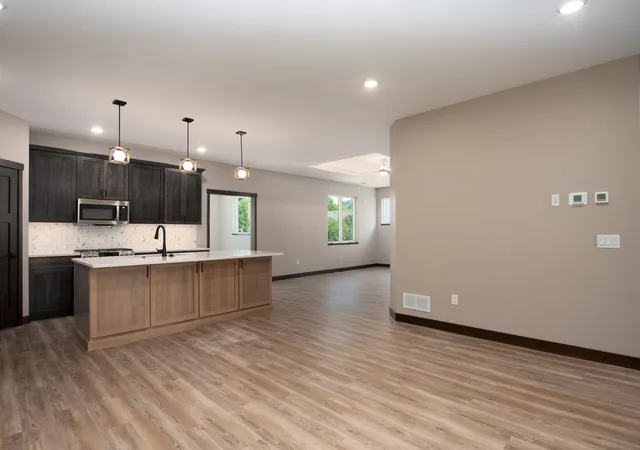 Photo 3 of Single family home for sale at 216 Dancing Waters Cir, Mankato, MN 56001 | MLS# 7087190 | Listing updated on 2026-09-21