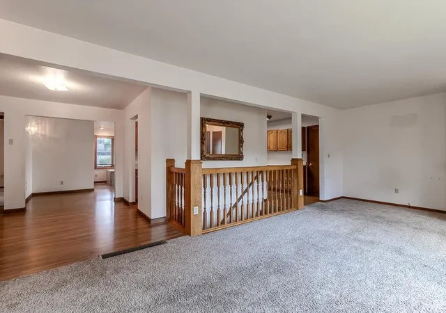 Homes for sale in Mankato, MN | 100 Meadow Ln, Mankato, MN 56001 | MLS# 7087211