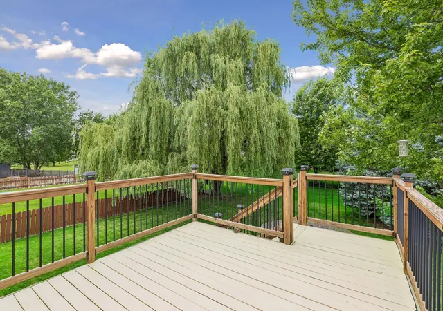 3rd image of 11962 85Th Pl N, Maple Grove, MN 55369 | MLS# 7087221