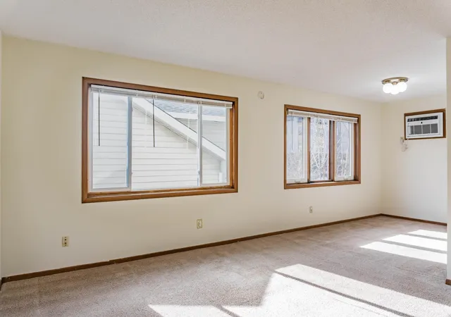 Listing Photo 4 - Condo for sale in building located at 904 9th Ave SE, Minneapolis, MN 55414