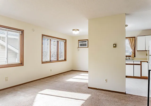 Listing Photo 5 - Condo for sale in building located at 904 9th Ave SE, Minneapolis, MN 55414