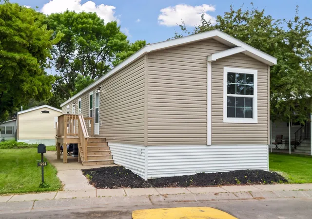 Photo 1 of Single family home for sale at 1291 Piper Dr W, Saint Paul, MN 55112 | MLS# 7087226 | Listing updated on 2026-09-13