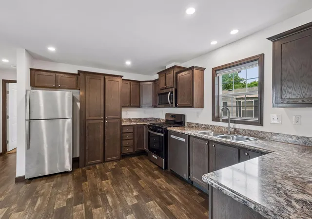 Photo 4 of Single family home for sale at 1291 Piper Dr W, Saint Paul, MN 55112 | MLS# 7087226 | Listing updated on 2026-10-12
