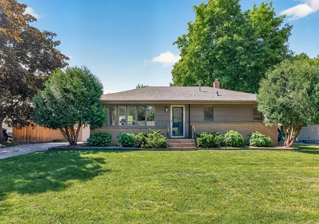 Homes for sale in Shoreview, MN | 1056 Glenhill Rd, Shoreview, MN 55126 | MLS# 7087232