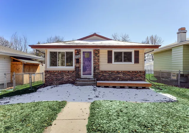 3rd image of 936 Jefferson Ave, Saint Paul, MN 55102 | MLS# 7087251