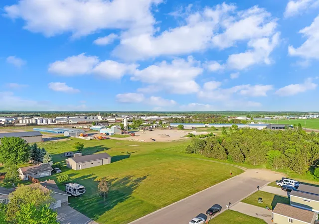 2nd image of 707 4th St Se, Perham, MN 56573 | MLS# 7087260