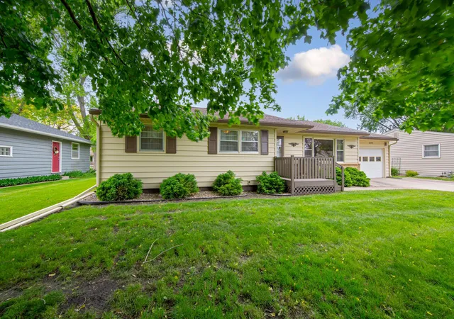 Homes for sale in Mankato, MN | 219 Floral Ave, Mankato, MN 56001 | MLS# 7087266