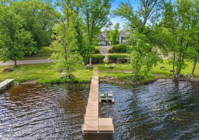 2nd image of 156 Lakeshore Dr, Moose Lake, MN 55767 | MLS# 7087287