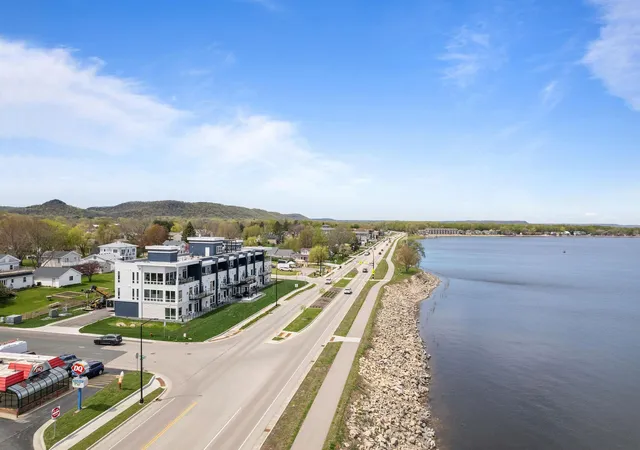 image of 907 N Lakeshore Dr #303, Lake City, MN 55041 | MLS# 7087315