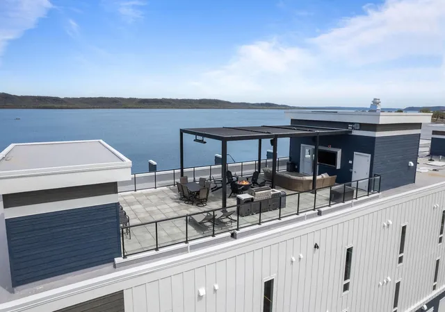 image of 907 N Lakeshore Dr #303, Lake City, MN 55041 | MLS# 7087315