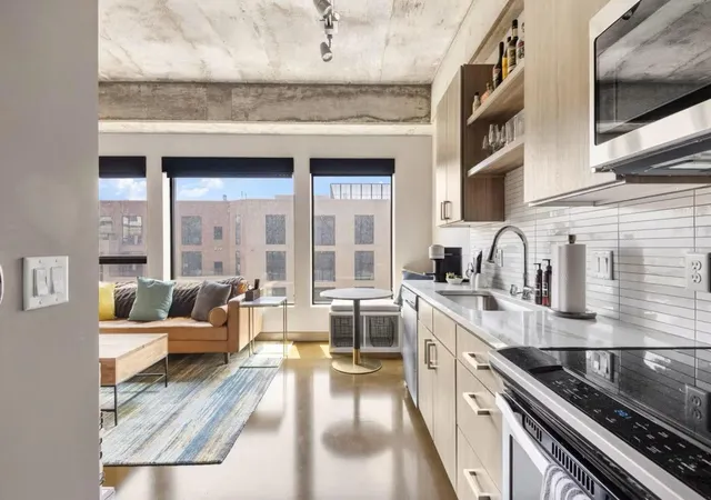 2nd image of 728 N 3Rd St, Minneapolis, MN 55401