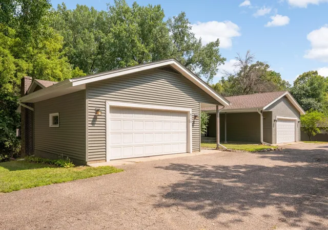 2nd image of 6775 W 192nd Ave, Eden Prairie, MN 55346 | MLS# 7087332
