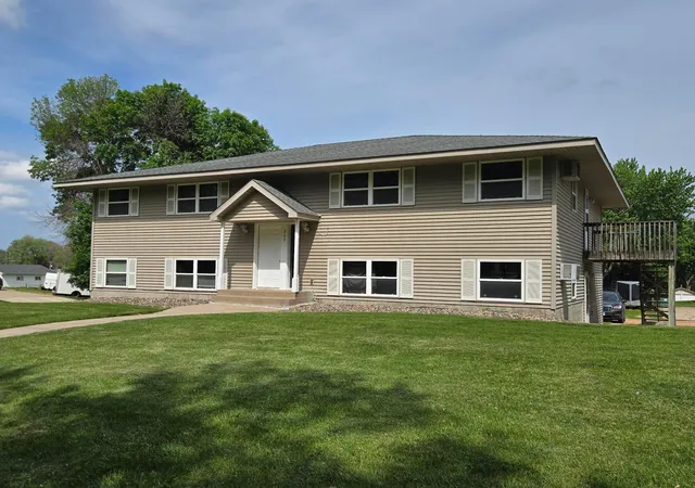1st image of 309 5th Ave Nw, New Prague, MN 56071 | MLS# 7087349