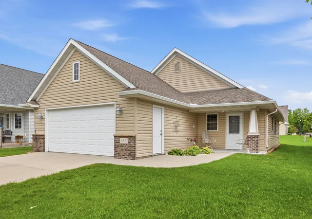 Homes for sale in Hutchinson, MN | 169 Summerset Ln Se, Hutchinson, MN 55350 | MLS# 7087350
